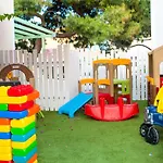 מלון דירות Joanna 4*