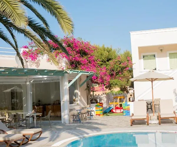 Joanna Villas Kamari (Santorini)