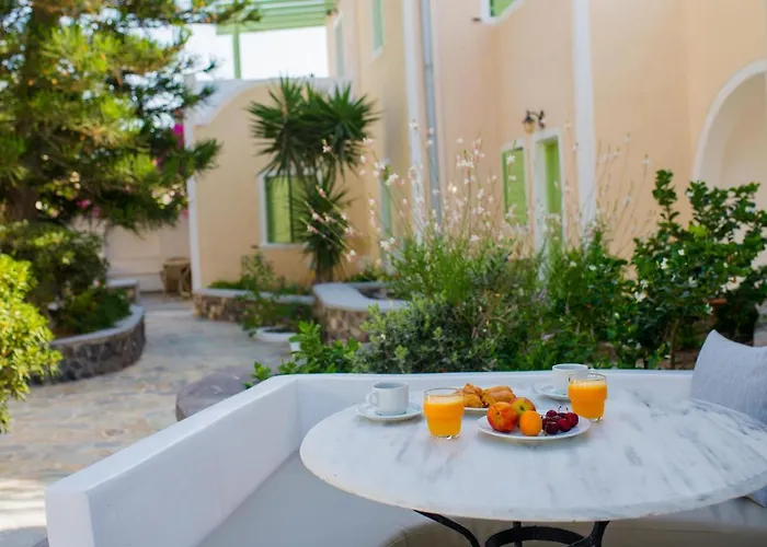 Joanna Villas Kamari (Santorini)