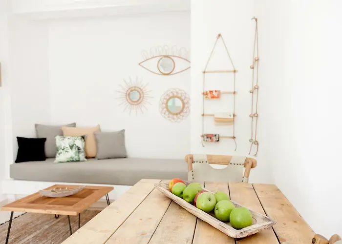 Joanna Villas Kamari (Santorini)