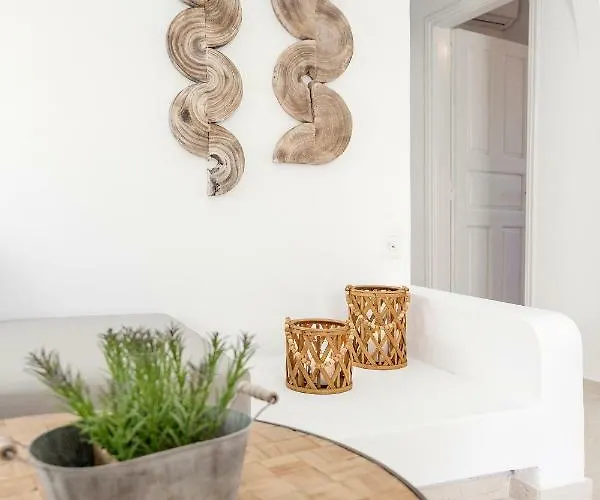 Joanna Villas Kamari (Santorini)