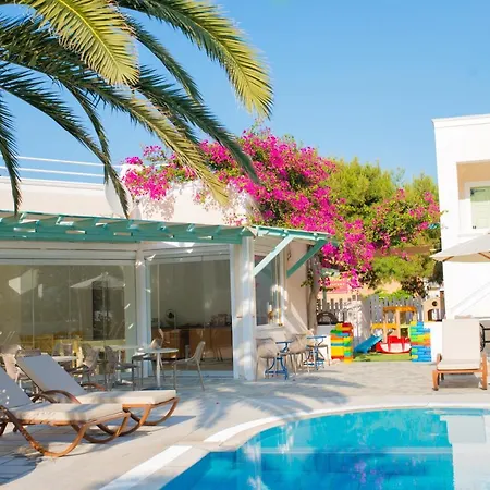 Joanna Villas Kamari (Santorini)